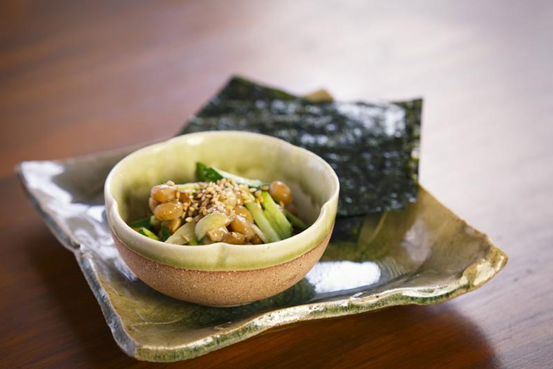 海苔で巻いてたべる薬味納豆